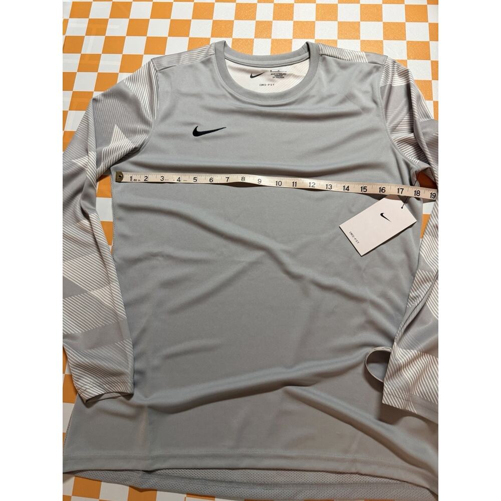 Nike Dri-Fit Grey Activewear Long Sleeve Shirt Women’s Med. NWT - Picture 5 of 7